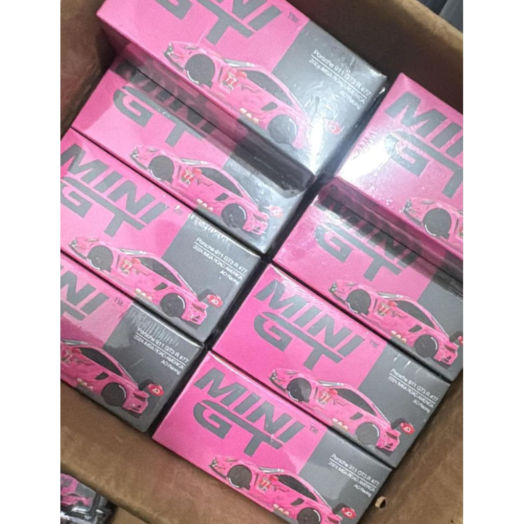 MINI GT PORSCHE 911 GT3R #77 ROXY