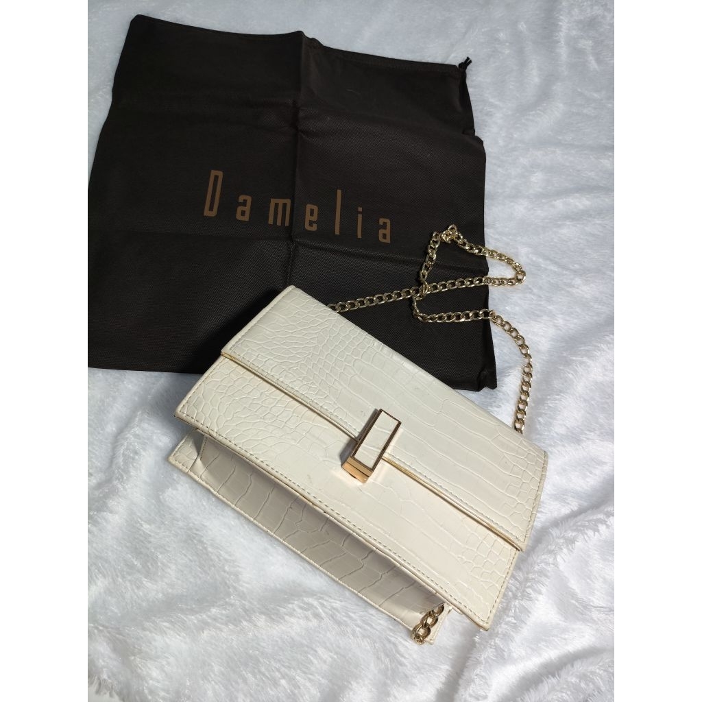 Tas Damelia