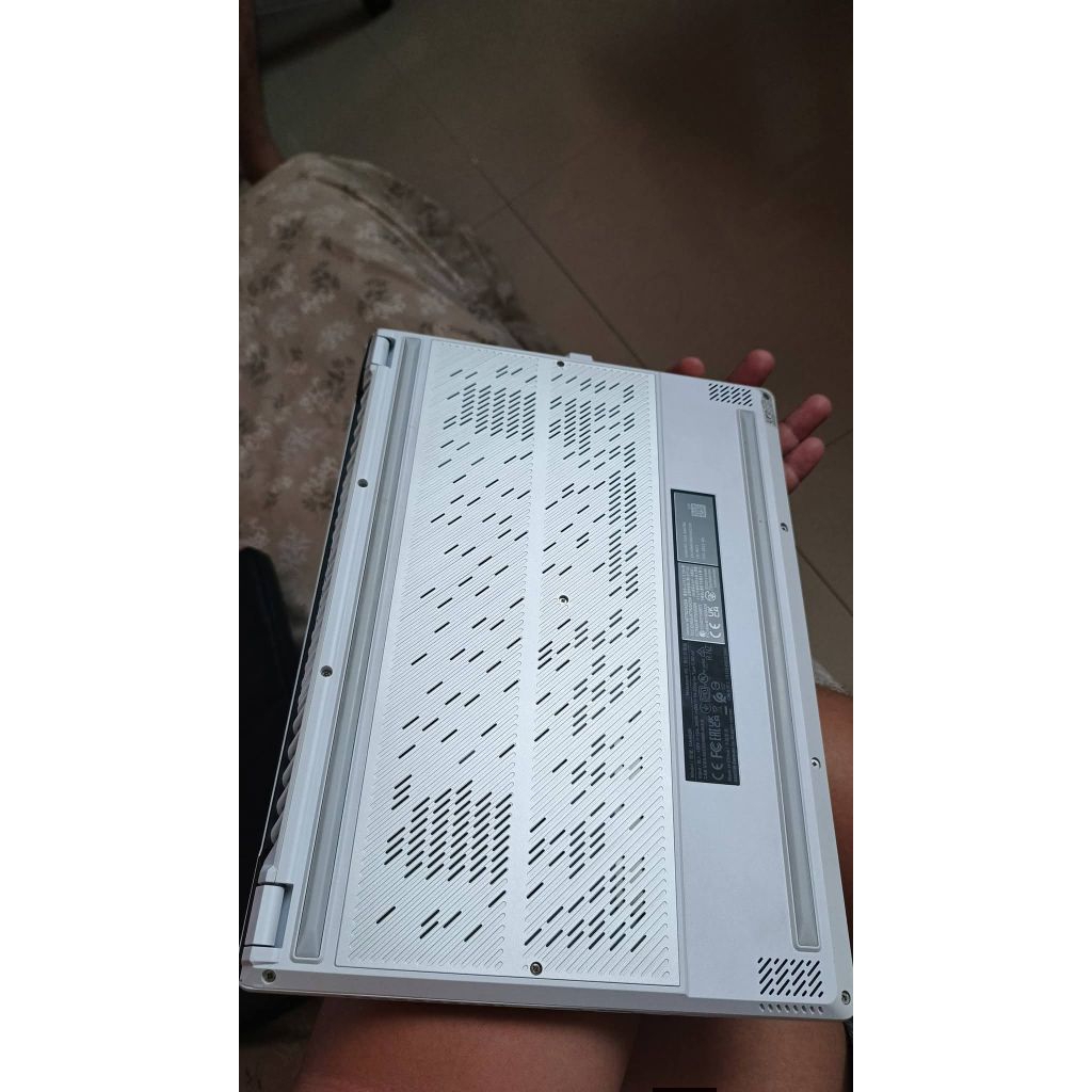 Laptop gaming asus zephyrus g14 GA402RJ,amd ryzen 9 6900hs,RX 6700s, ssd 1tb gen 4, ram 16gb ddr5