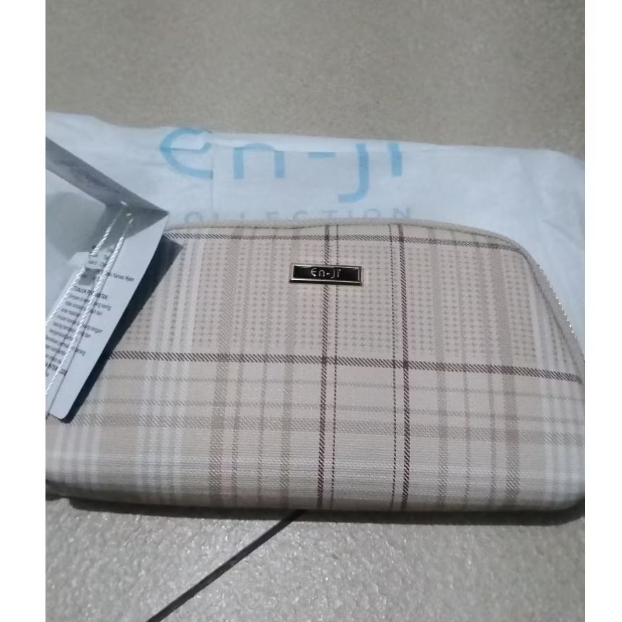 Pouch Enji cream new