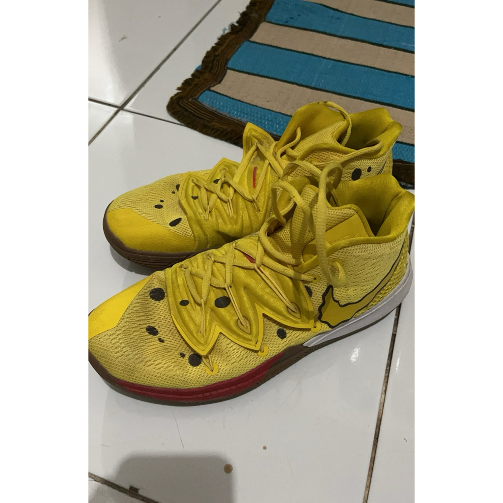 Nike Kyrie Spongebob Edition