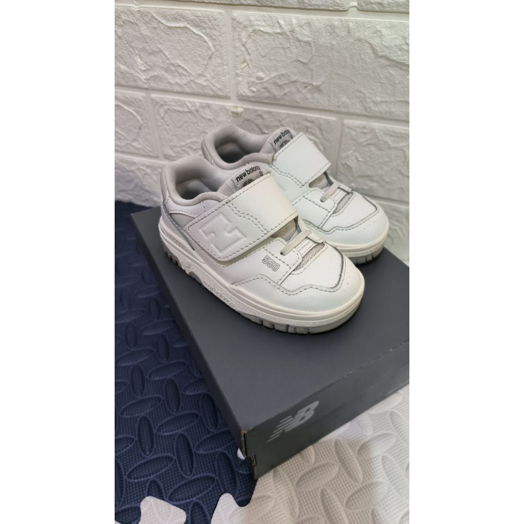 Preloved Sepatu New Balance Ori Anak Cow 2 tahun