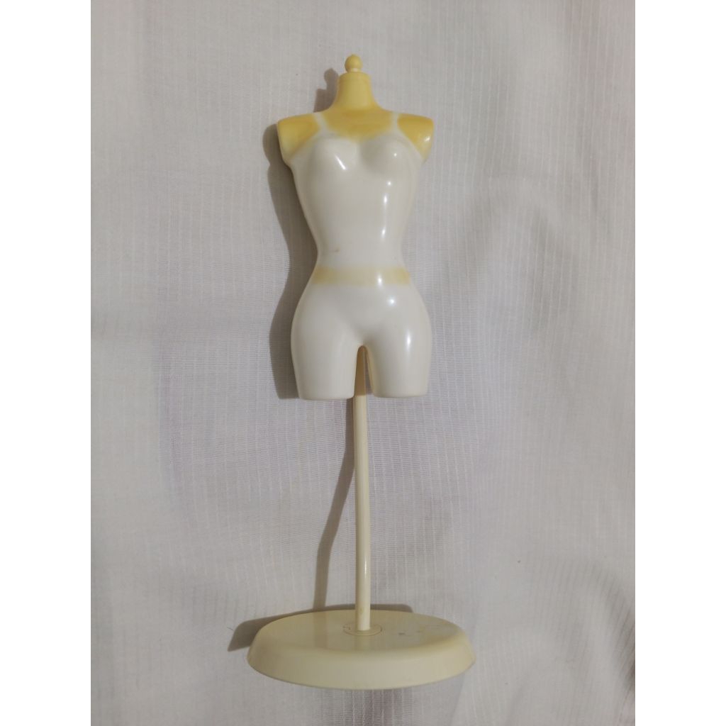 Barbie fashion fever manekin