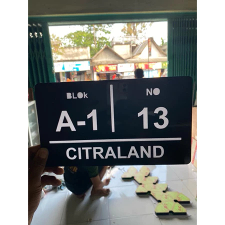 Papan Nama Rumah Full akrilik