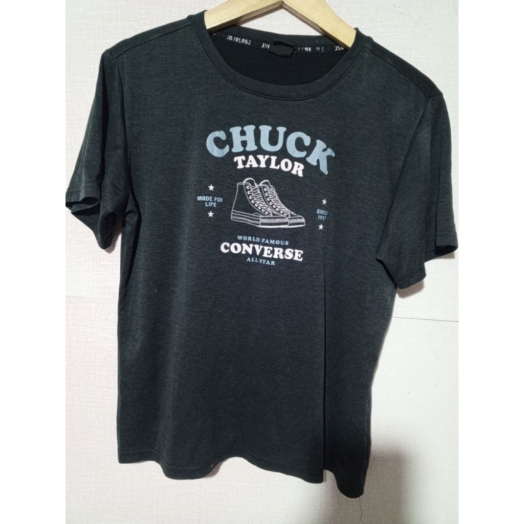 baju kaos lengan pendek Converse Chuck Taylor vintage size M fit L second
