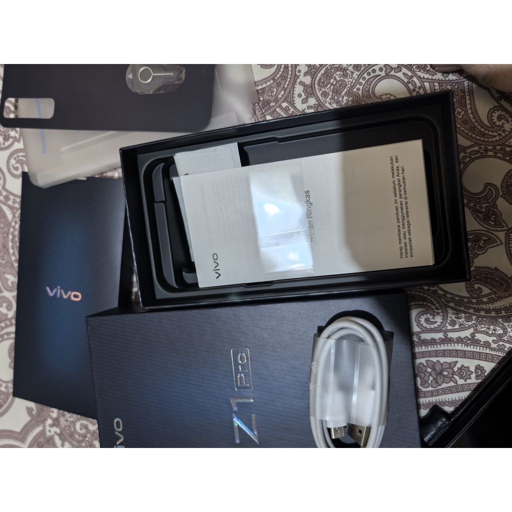 HP VIVO Z1 PRO 6/128 GB ( PRELOVED)