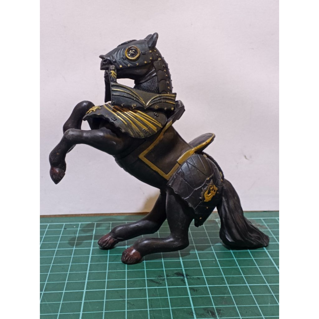 action figure kuda papo