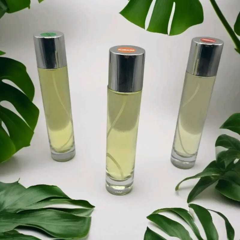 F FOUR A PARFUM 2 1 2 WO M4NN