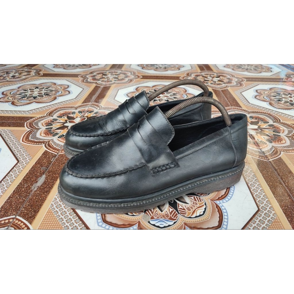 Sepatu second kulit santai pria