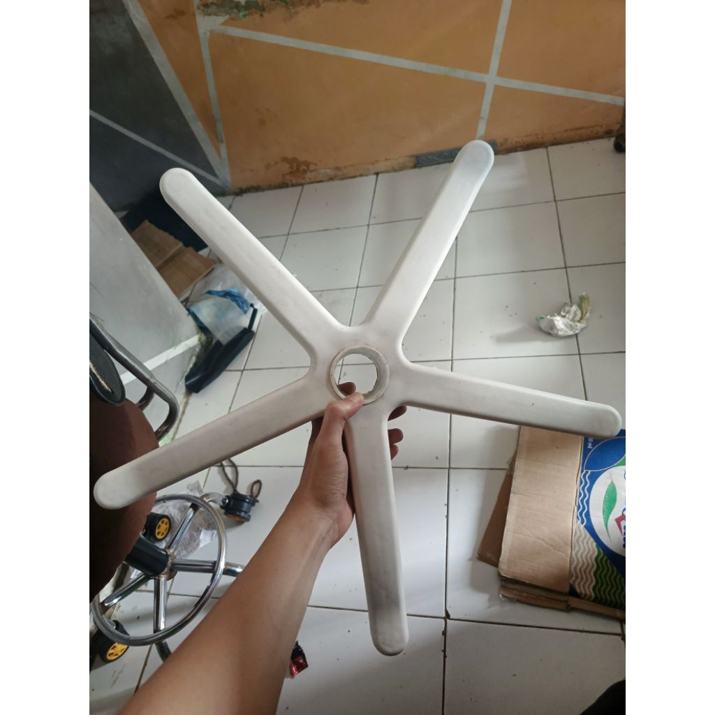 Kaki Kursi Kantor Putar 5 Kaki Kondisi bekas