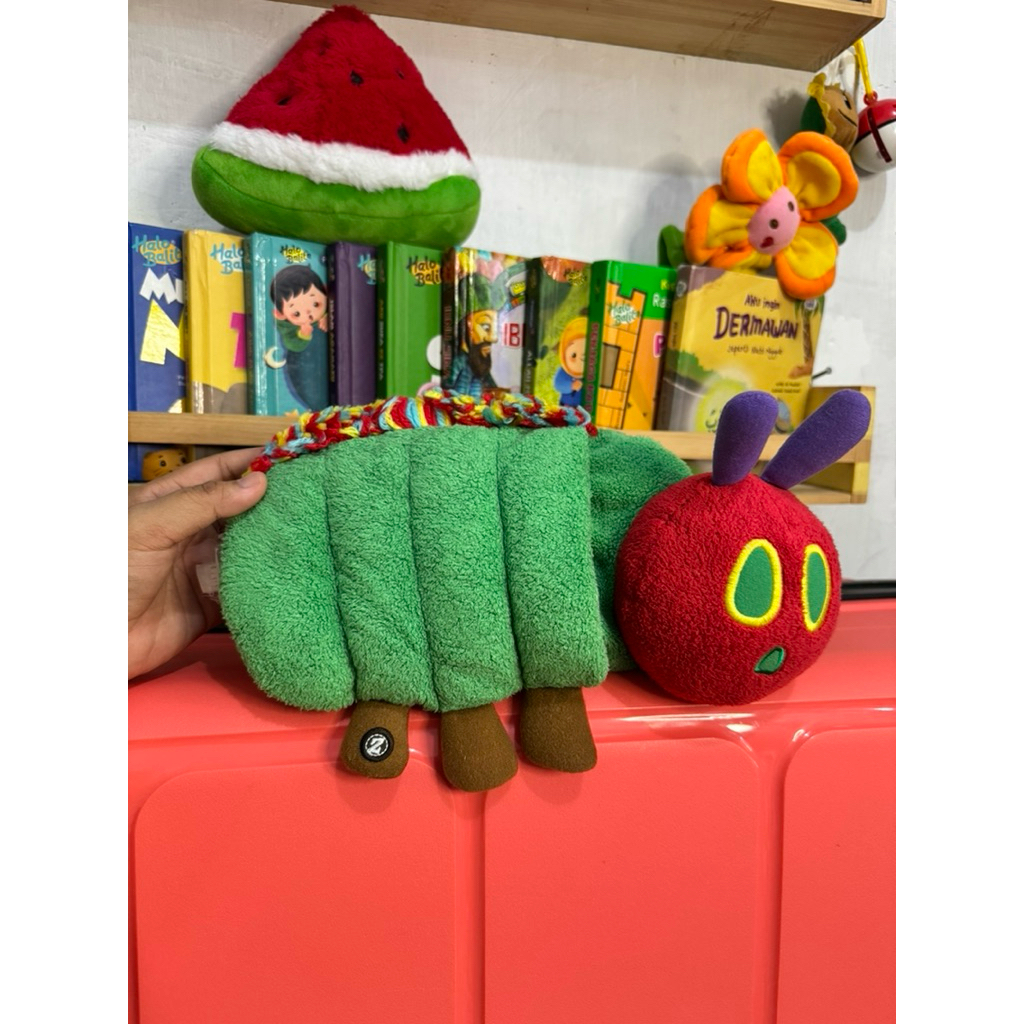 PL ERIC CARLE The Very Hungry Caterpillar StoryBook - Softbook Eric carle prelov