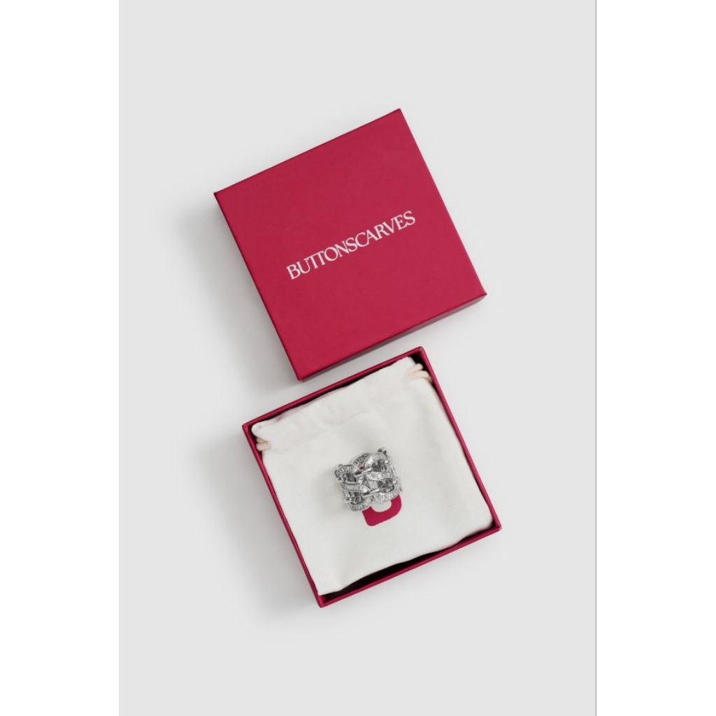 Buttonscraves Lavish RING Brooch