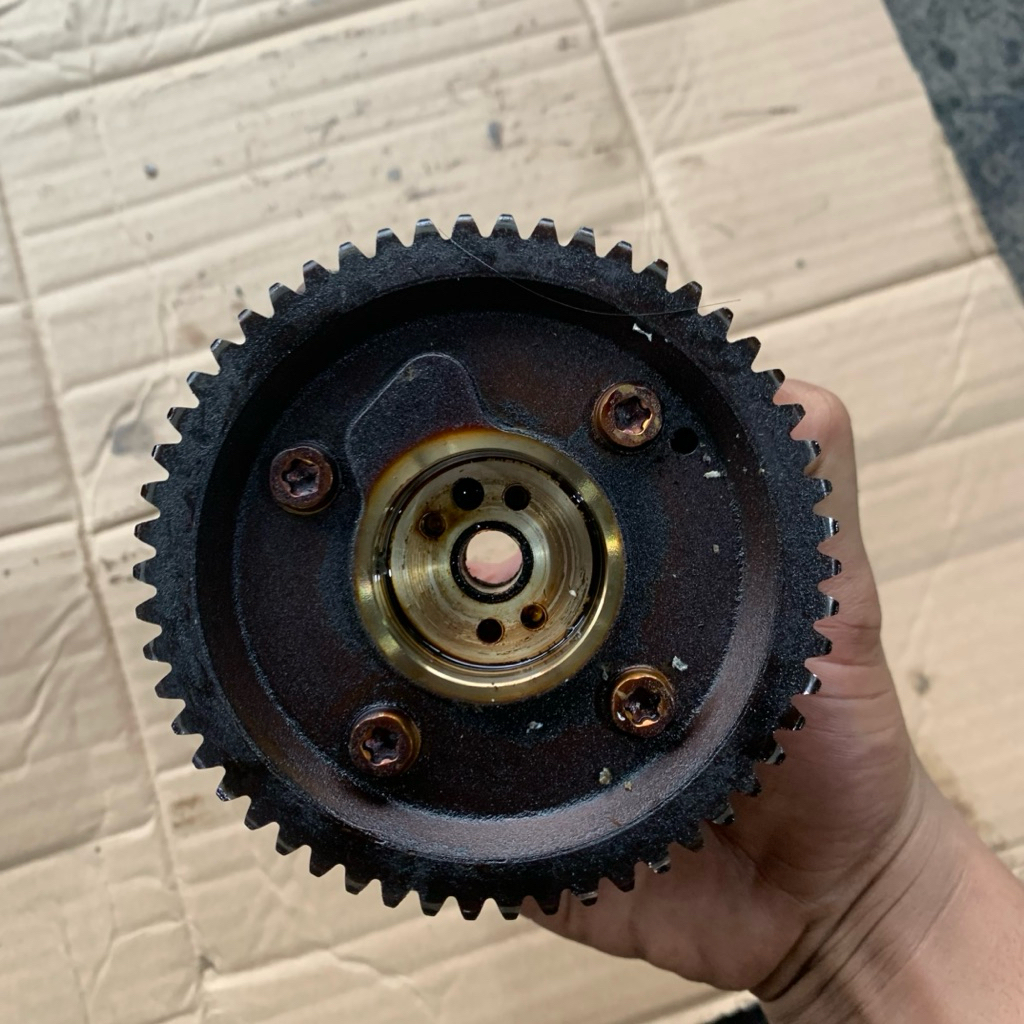 gigi sprocket atau bagian dari sistem Variable Valve Timing (VVT) mesin Hyundai G4KE Hyundai sonata 