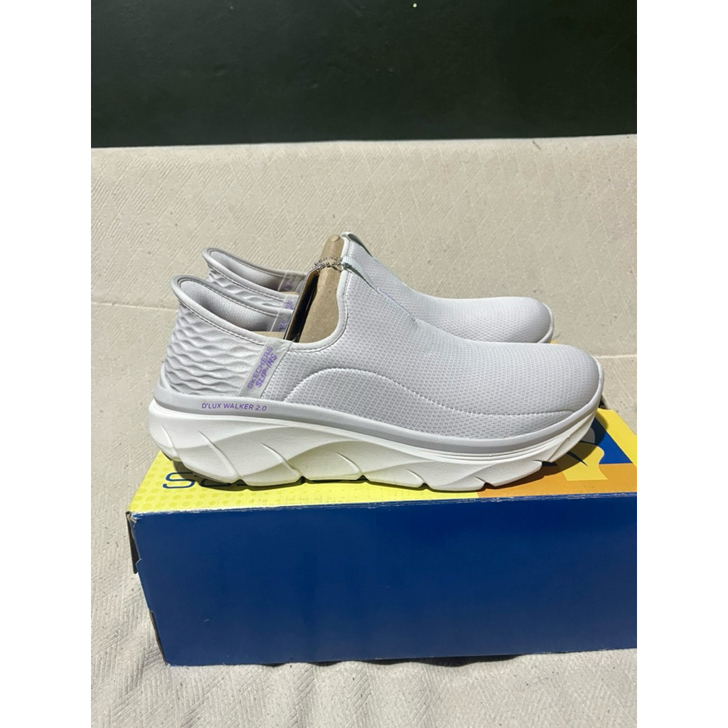 Sepatu Skechers slip ins