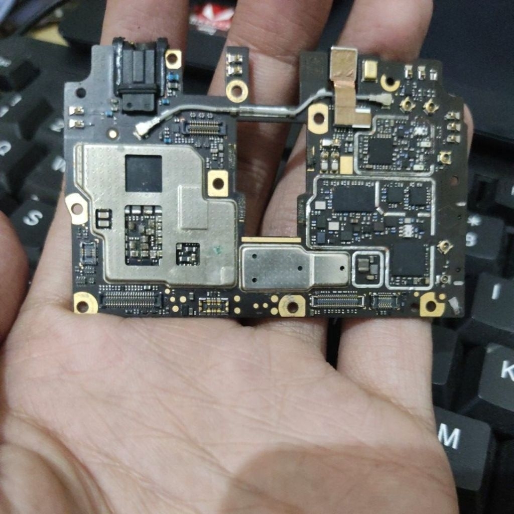 MESIN POCO F1 HIDUP MINUS. (BACA DESKRIPSI)