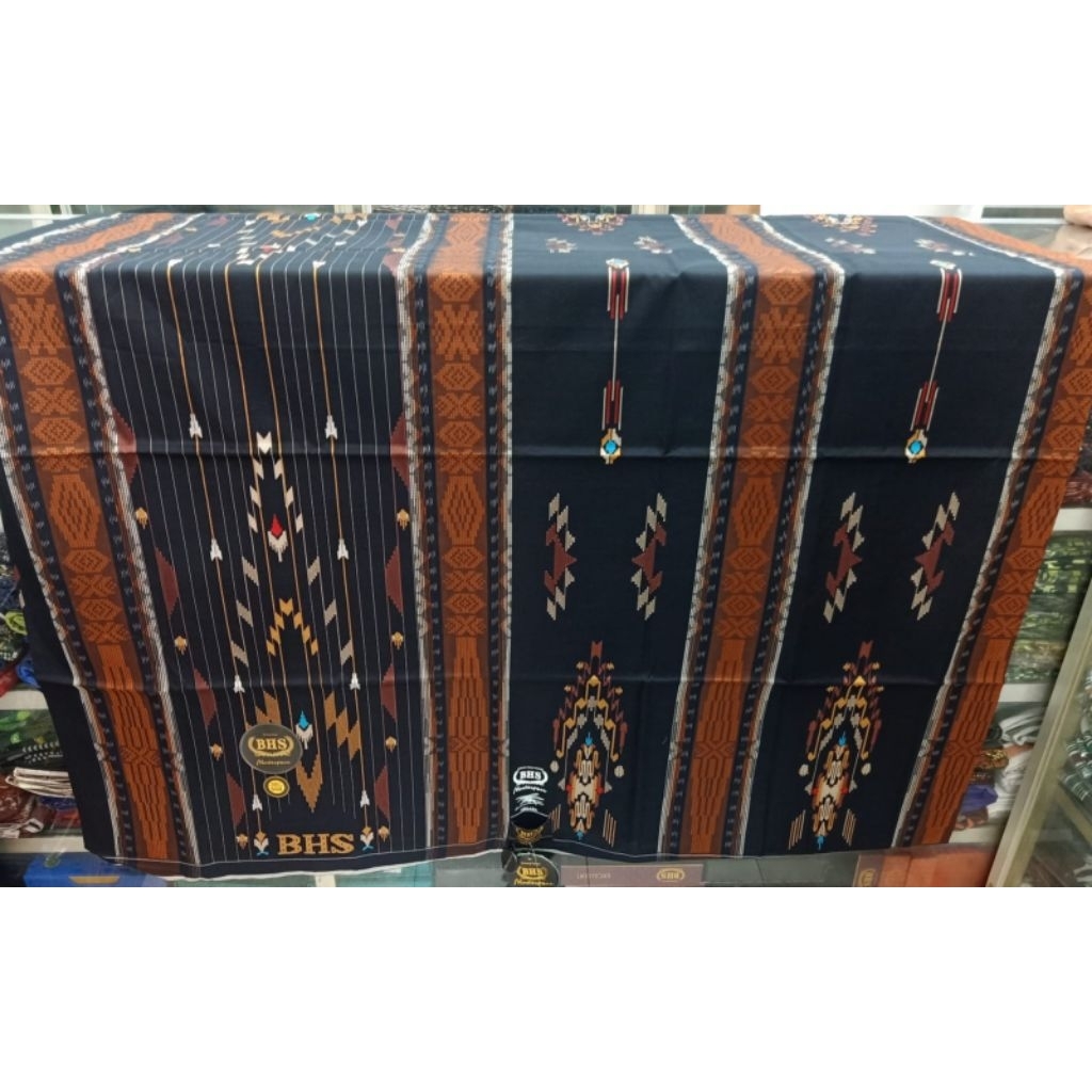 SARUNG BHS SGE MASTERPIECE GOLD HITAM LIMITED