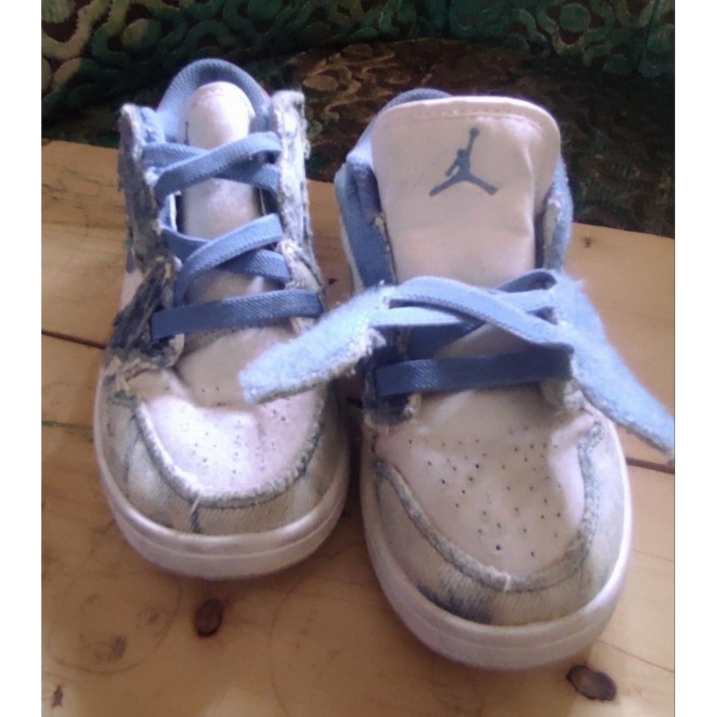 SECOND - KIDS JORDAN AIR 1 LOW ALT WASHED DENIM (DM8949-100) ORIGINAL.