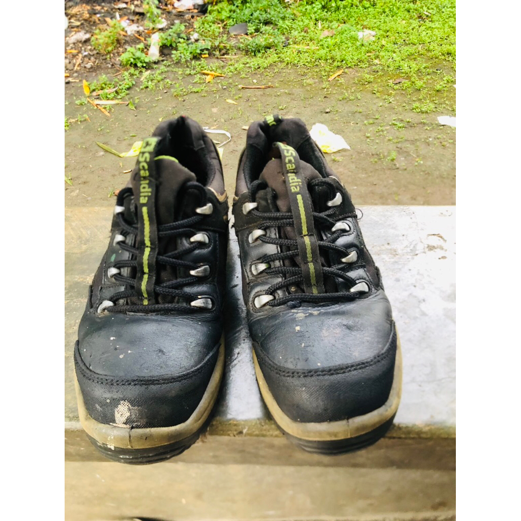 Sepatu safety scandia sol ori uk39