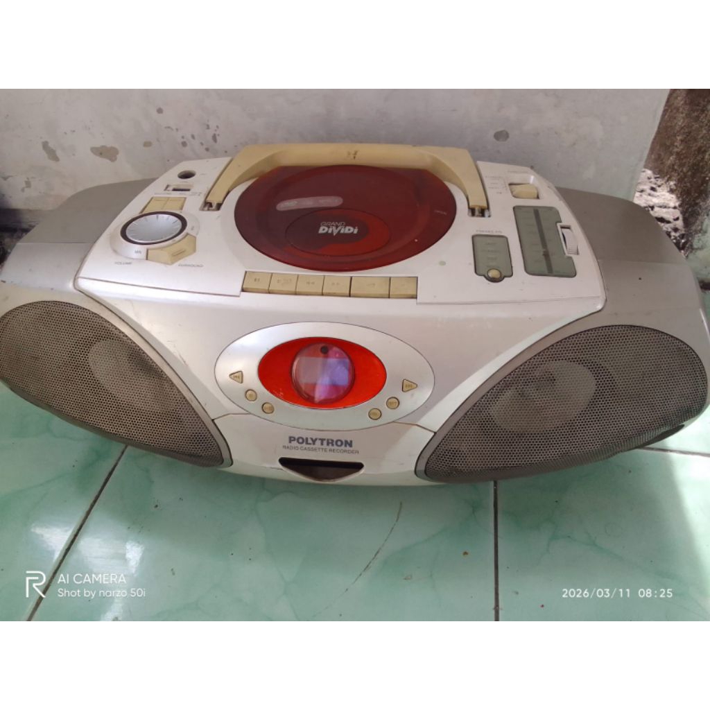 Tipe compo Polytron sudah bluetooth,minus suara kadang besar kadang kecil,kadang suara speaker satu 