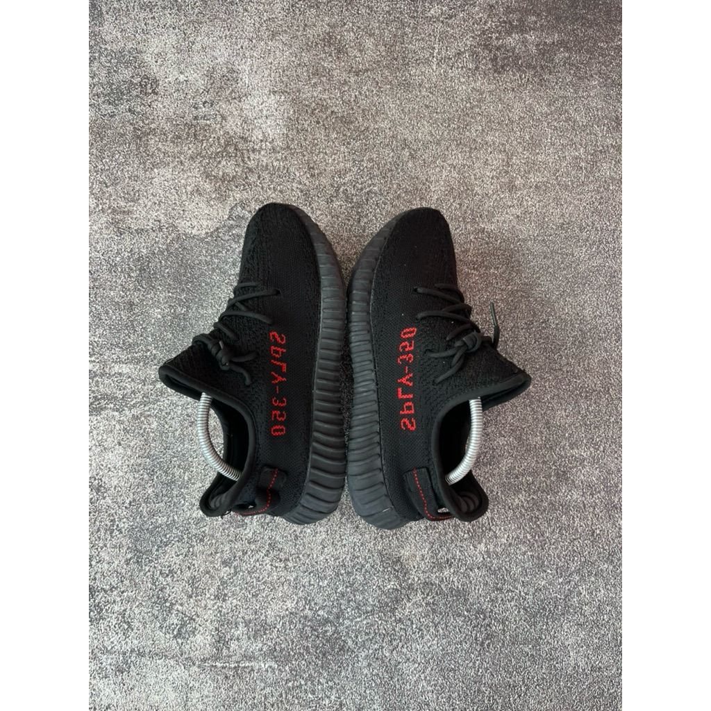sepatu adinda yeezy