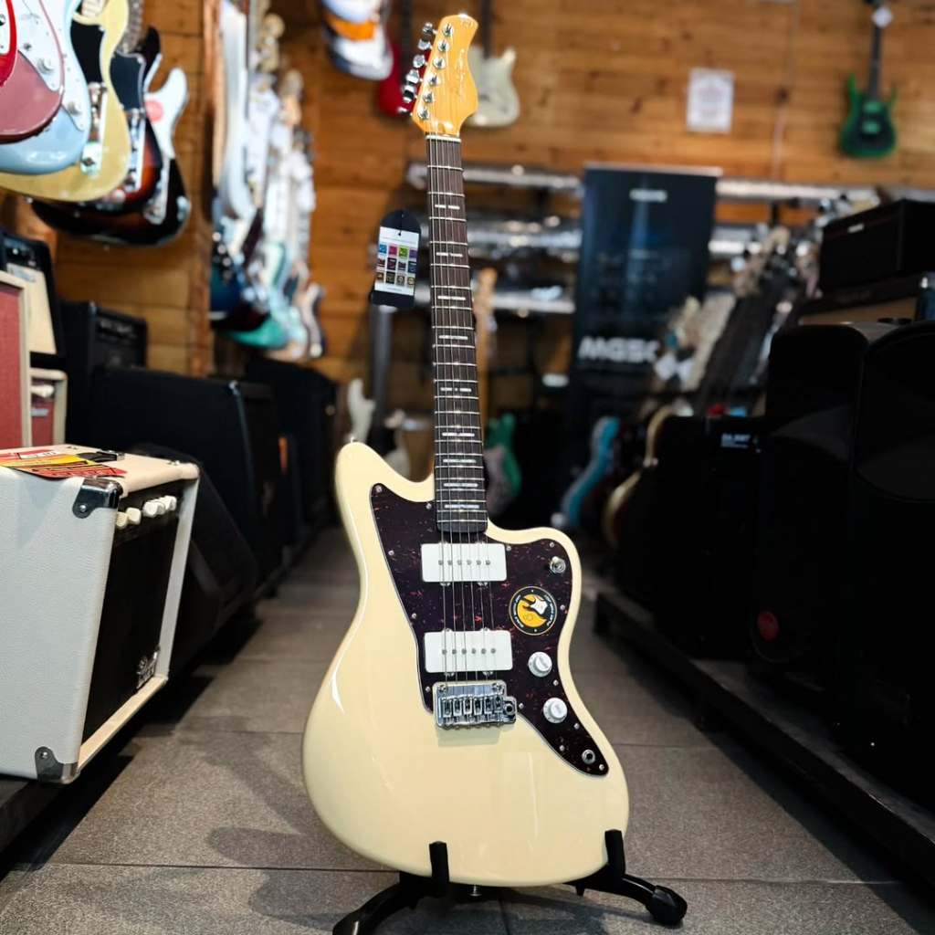 Sire Larry Carlton J3 in Vintage White Electric guitar