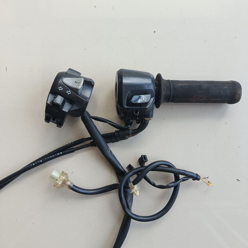 saklar holder kiri kanan honda CBR150R CBR 150R new LED original