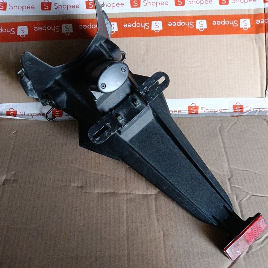 SPAKBOR BELAKANG Kawasaki NINJA 250 KARBURATOR OLD SECOND ORIGINAL SLEBOR REAR FENDER NINJA250 KARBU