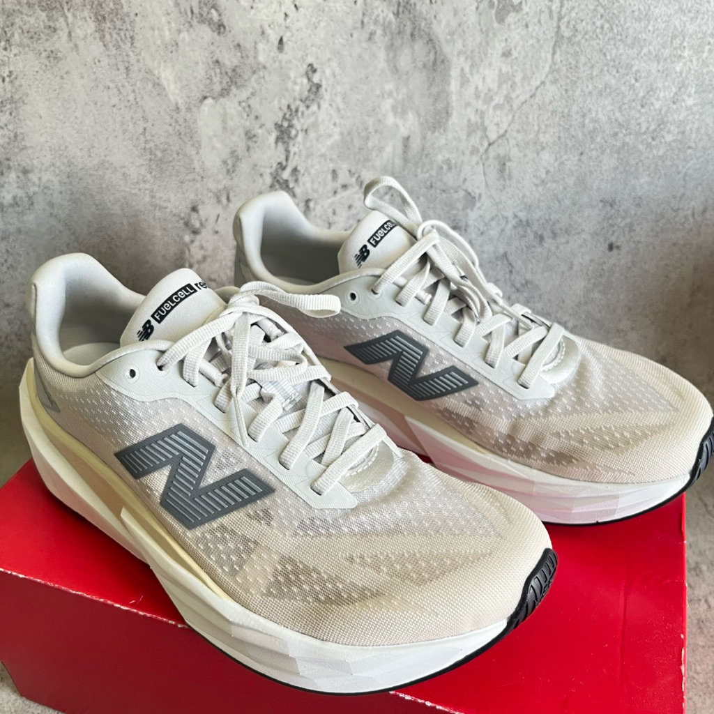 New Balance Fuelcell Rebel V5