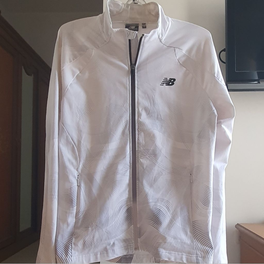 Jaket Tracktop New Balance