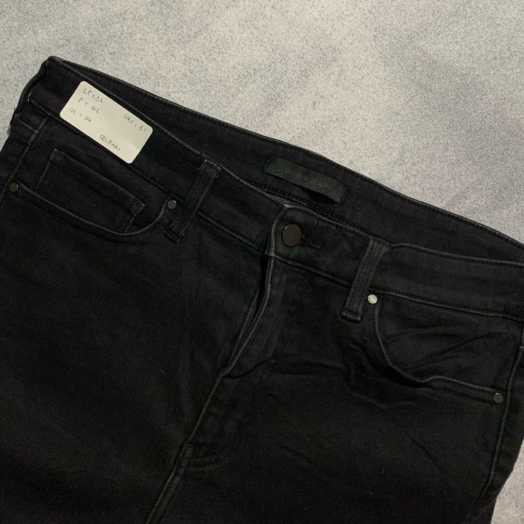 Celana Jeans Uniqlo Heattech Woman 31