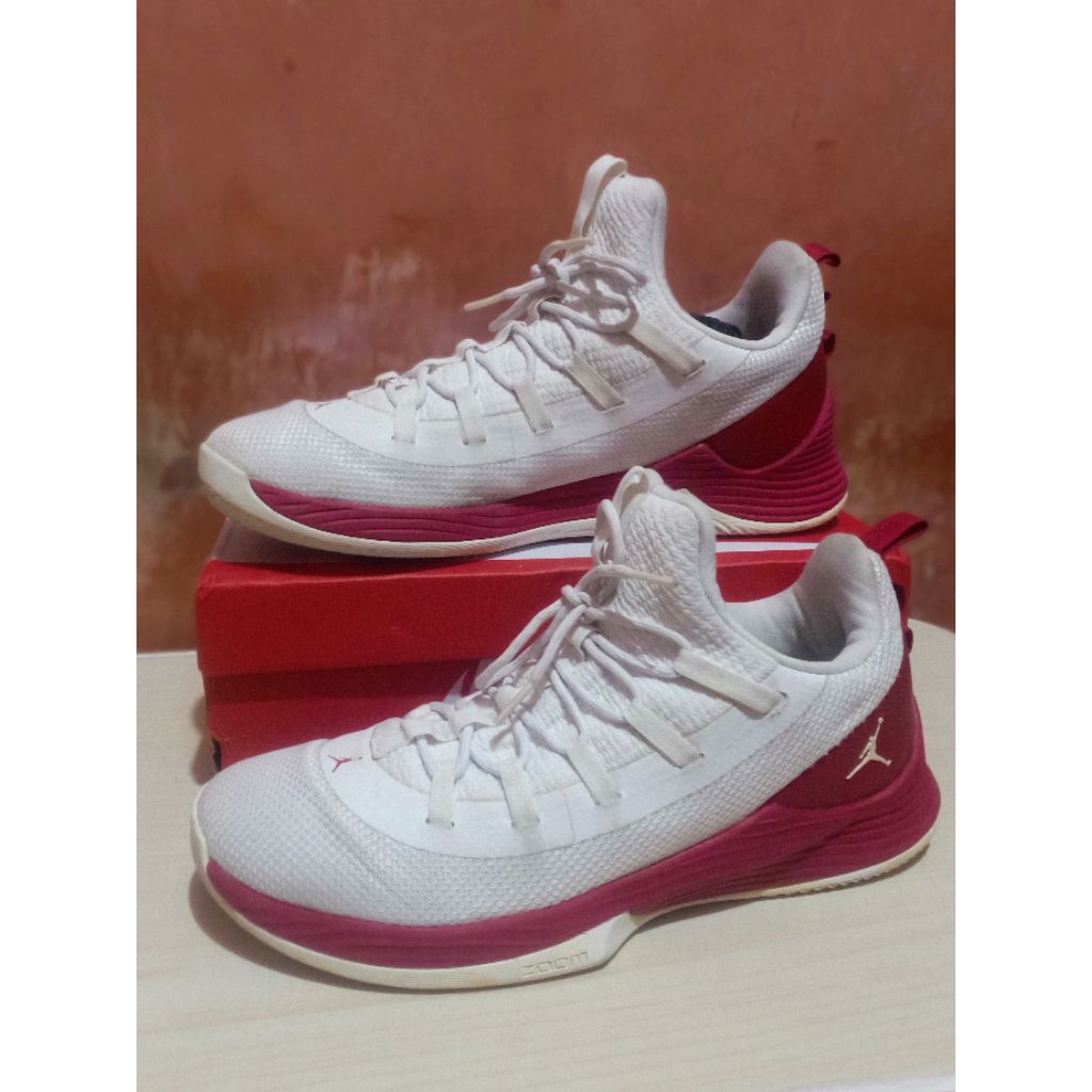 sepatu basket second size 44