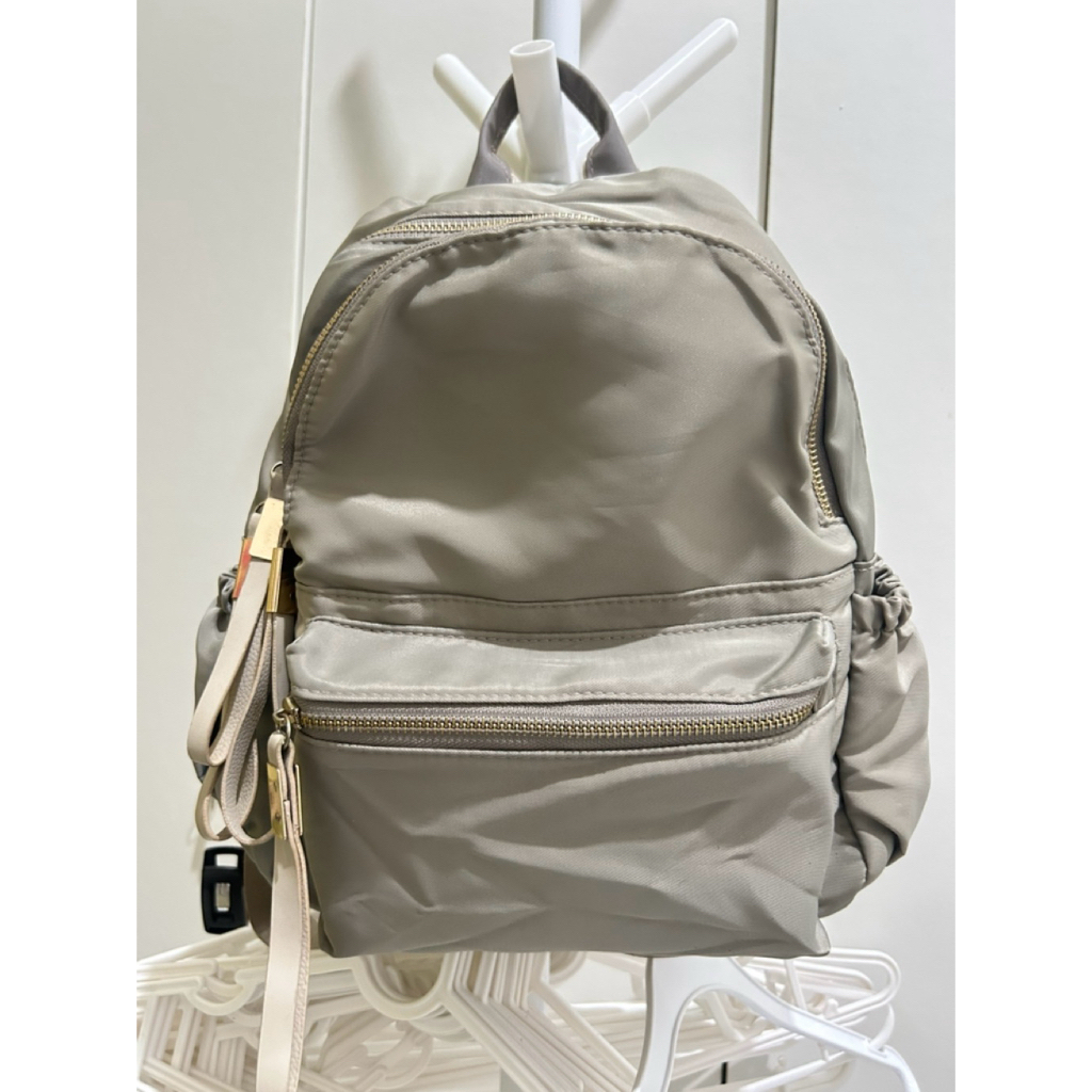 Preloved Vedlyn Elina Backpack Waterproof Grey Tas Ransel Nilon  anti air (like new, tidak pernah di