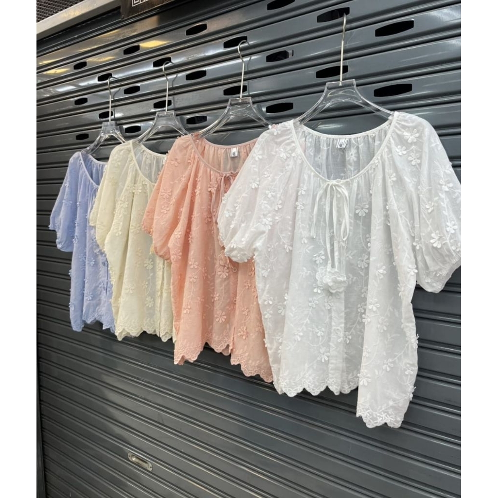 Atasan blouse katun bunga timbul 3D kancing tangan pendek top club bangkok bkk