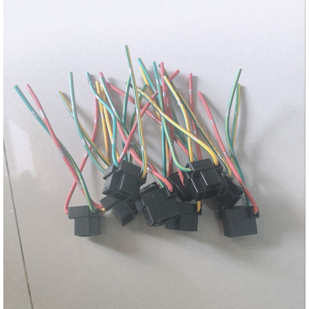 Harga 10 pcs Soket lampu Universal H.4 Plastik Kualitas bagus