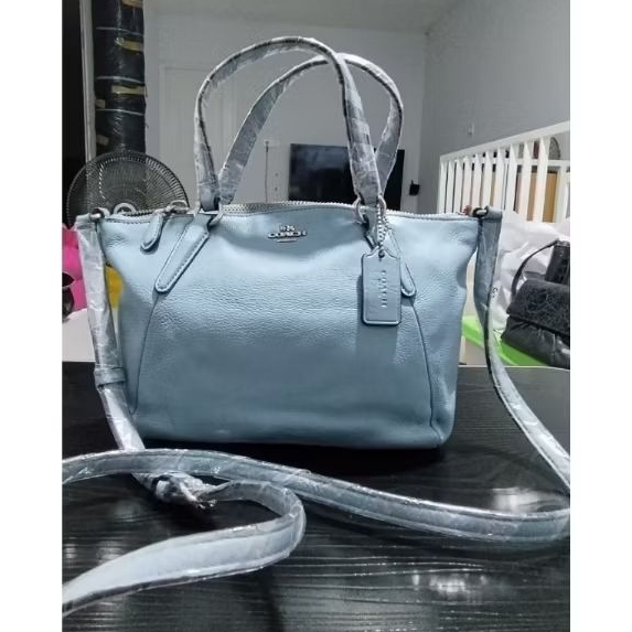 sling bag Coach kesley  Light Blue