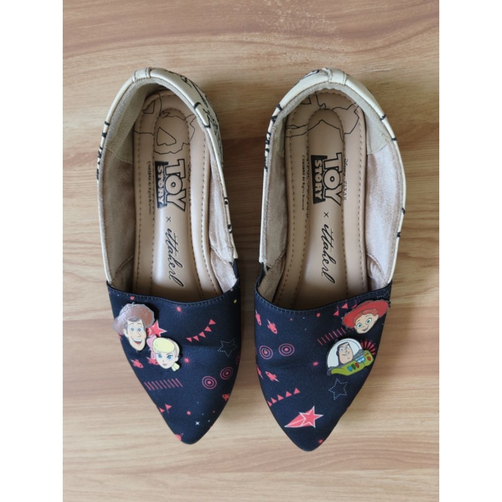 Ittaherl x Toy Story vol. 2 - Slip on size 38 [ preloved ]