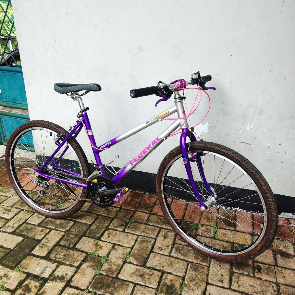 Sepeda FEDERAL Lady StrayCat 26 inch 3x7 speed kesayangan banyak bonus warna ungu silver original ko