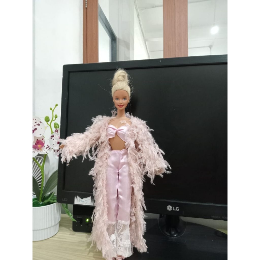 BONEKA BARBIE MATTEL
