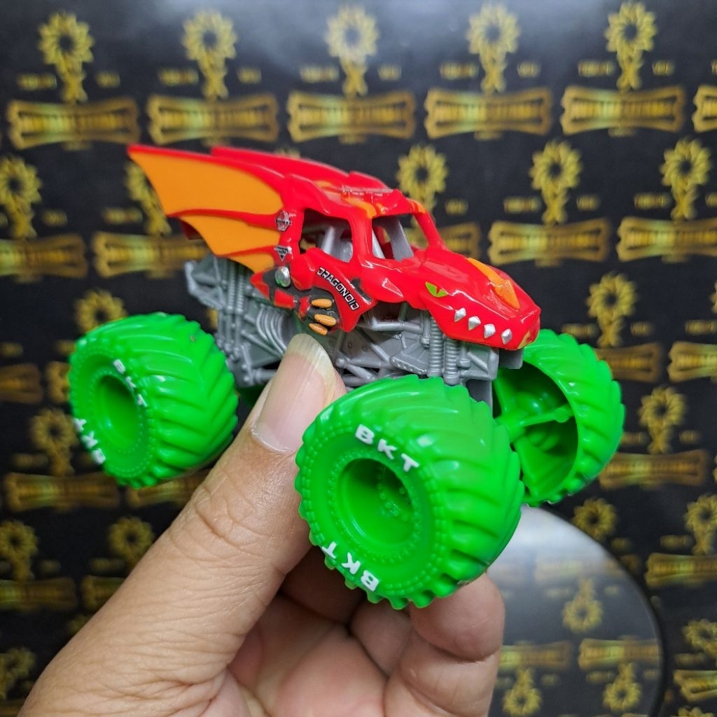 LOOSE MONSTER JAM LOOSE MONSTER JAM DRAGONOID BAKUGAN BAN HIJAU MONSTER JAM 1:70 MONSTER JAM KOLPRI 