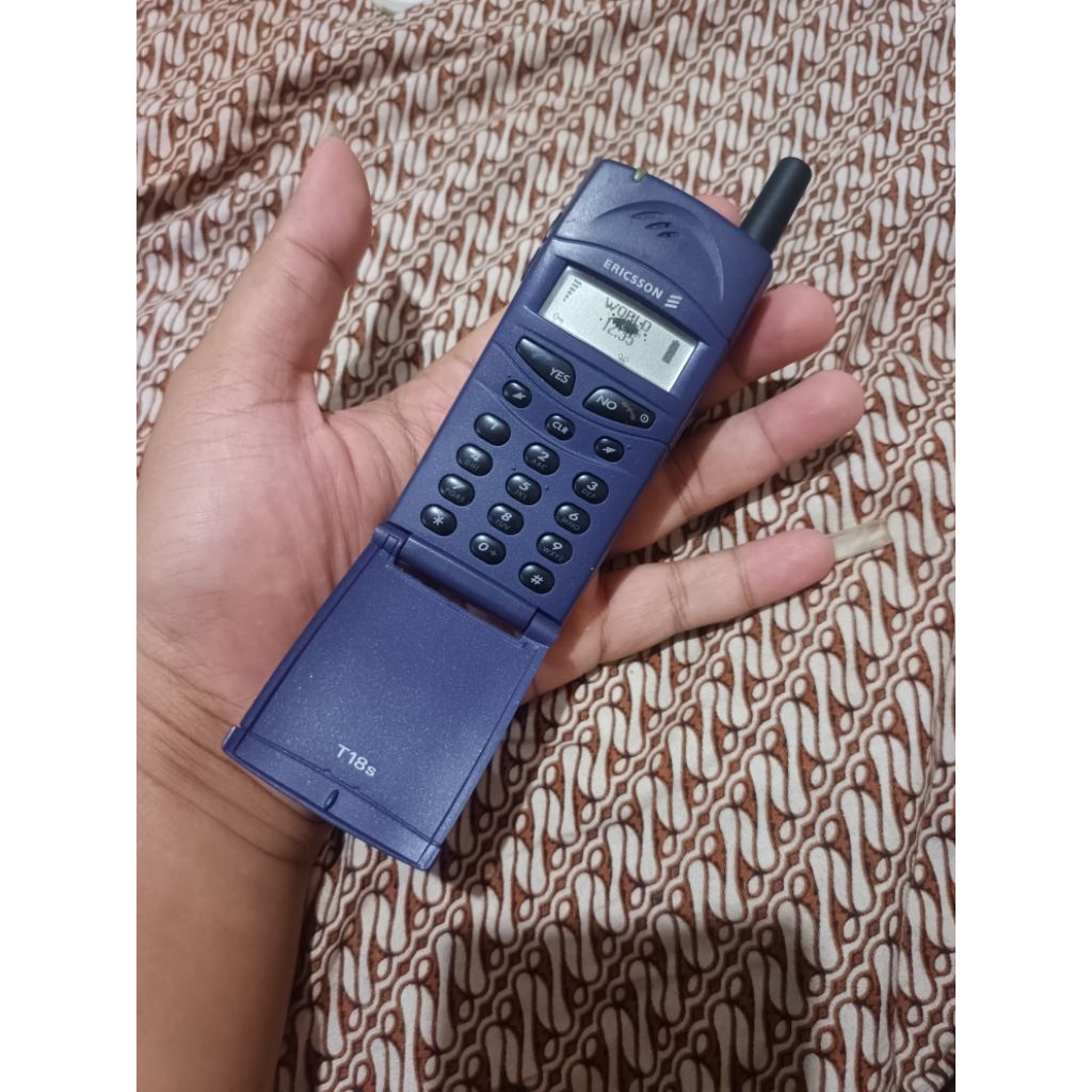 Dumy Ericson T18S / Replika hp