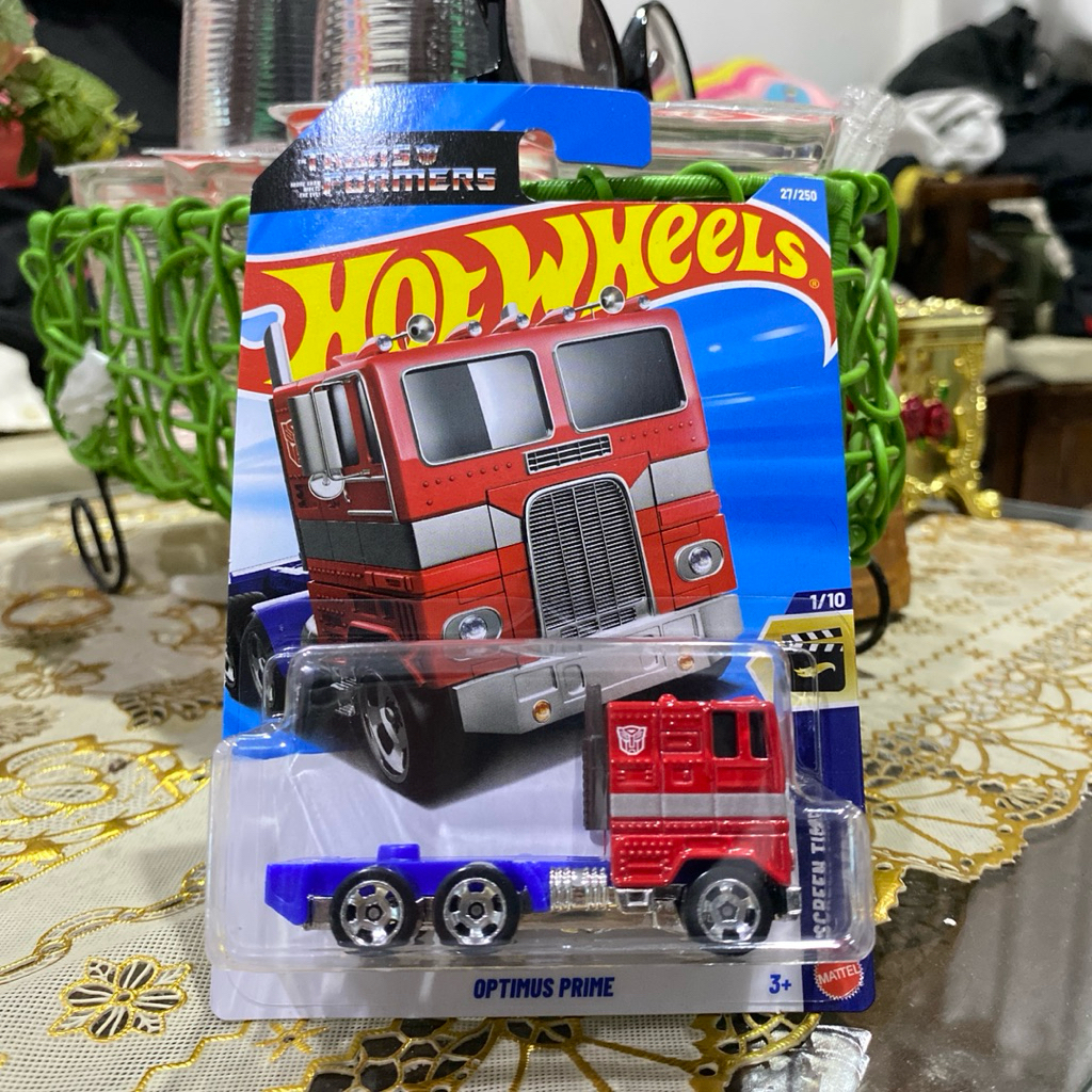 hotwheels optimus prime
