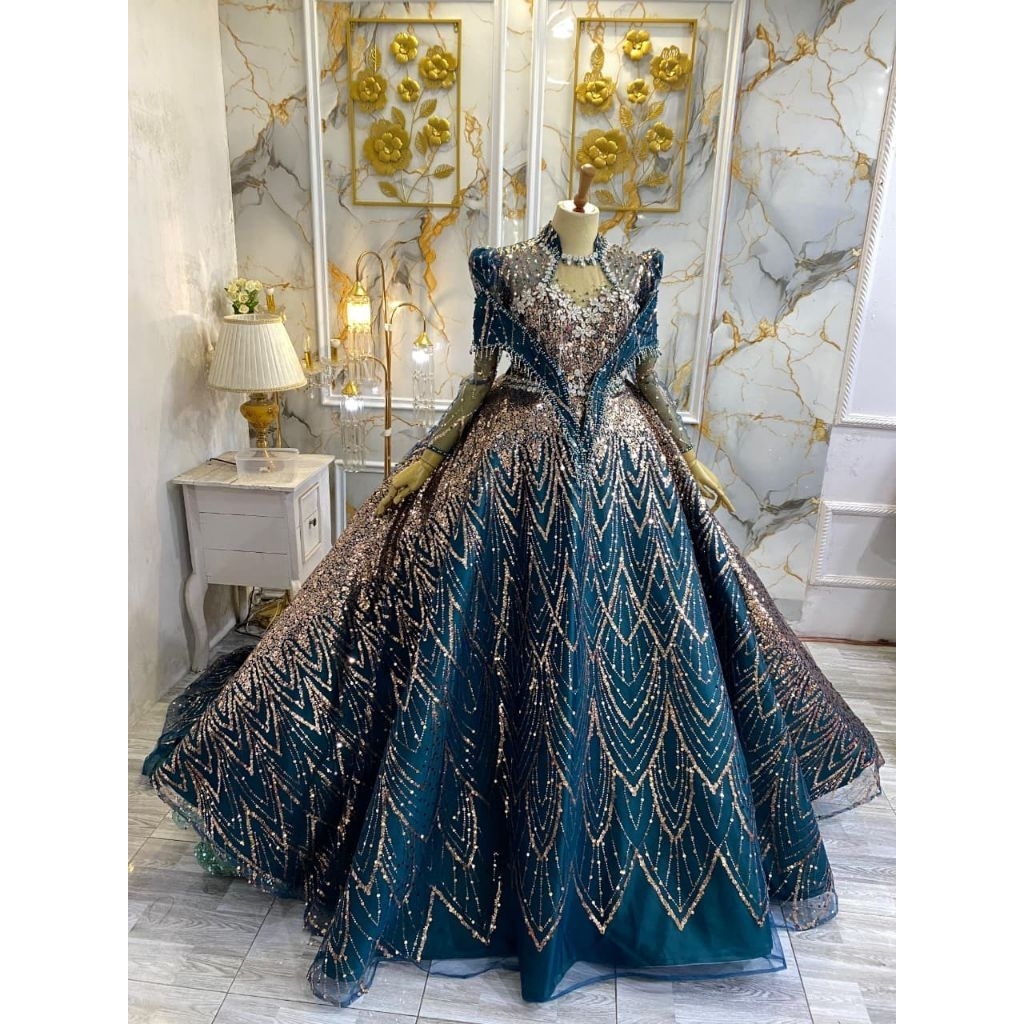 Ball Gown warna hijau Emerald gold