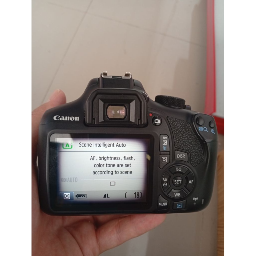 kamera Canon DSLR tipe  1300d wifi