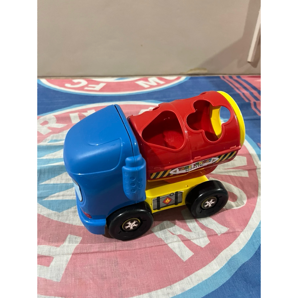 Preloved mainan mobil anak