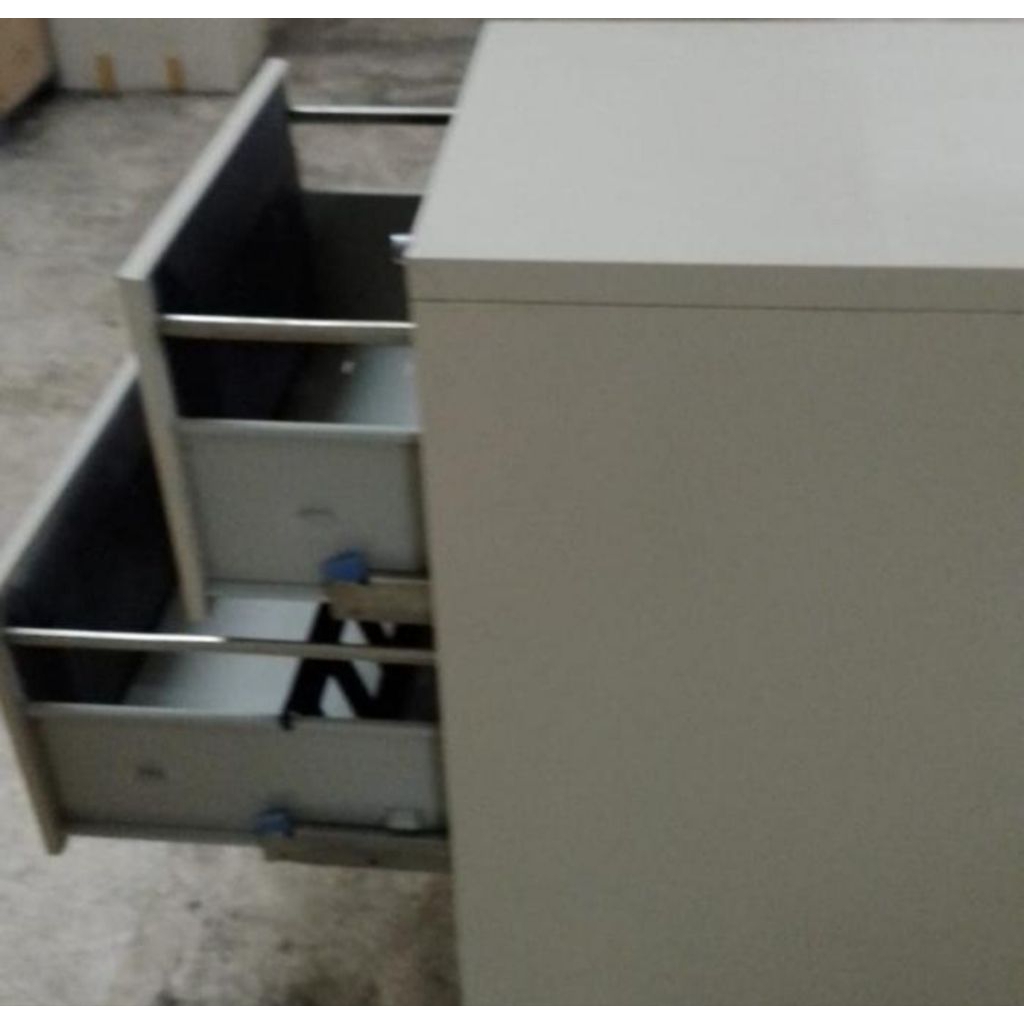 Filling. Cabinet 3 laci merk ELITE