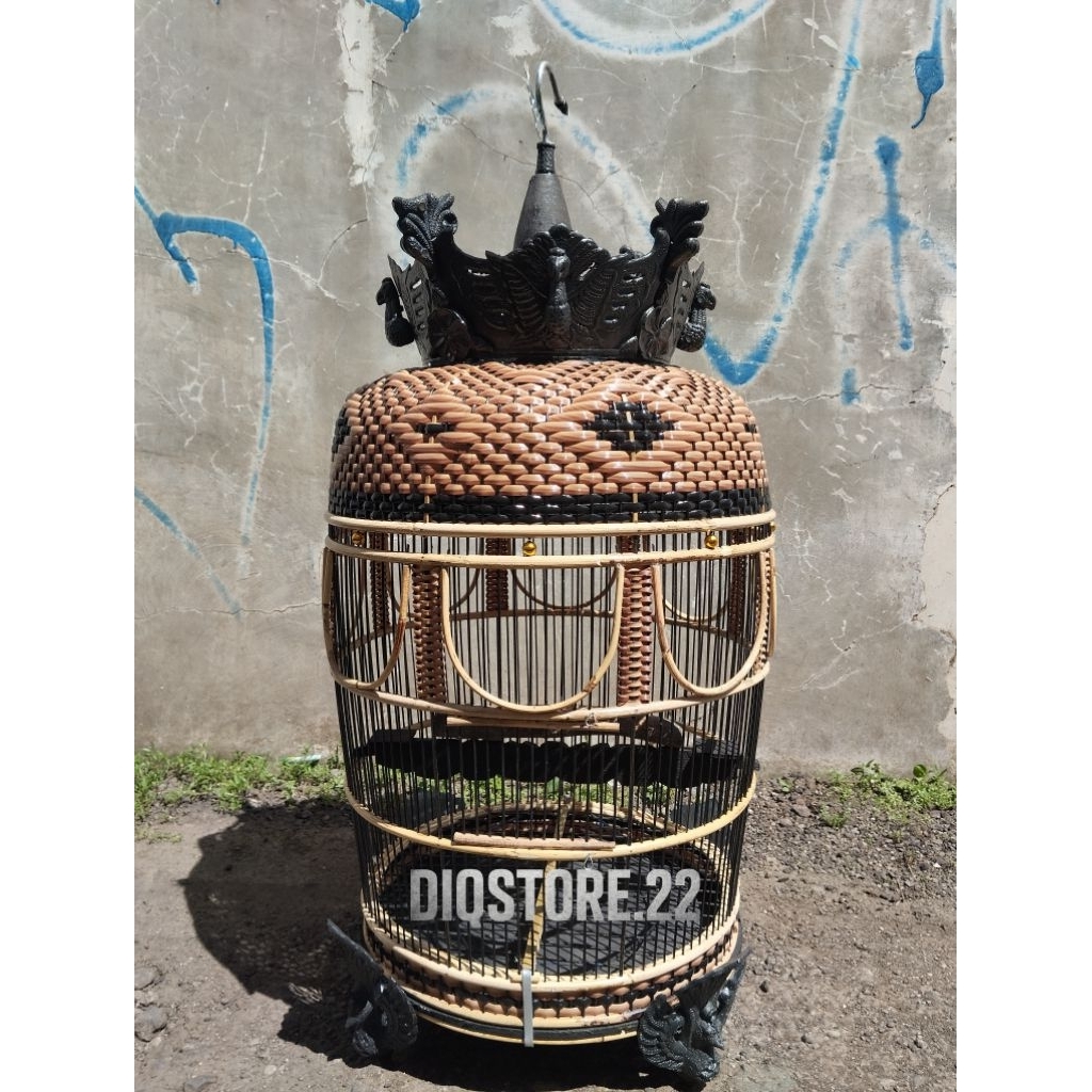 SANGKAR BURUNG PERKUTUT TERMURAH DENGAN ANYAMAN ROTAN SINTETIS MATARAM MAHKOTA