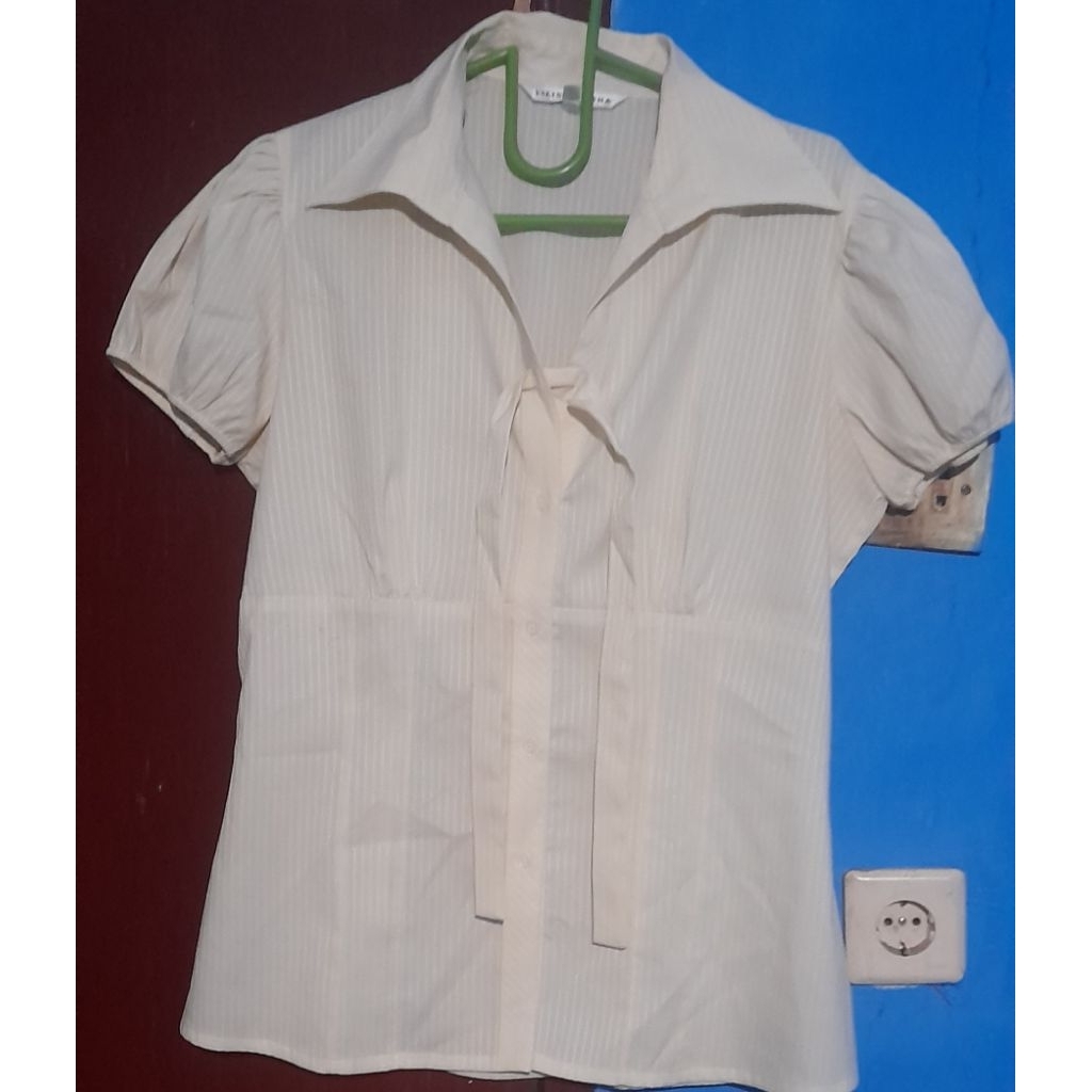 Preloved Kemeja Valino Donna