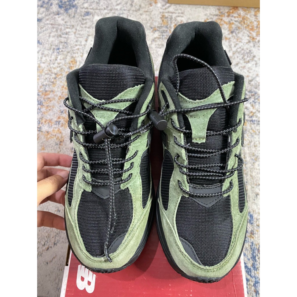 Sepatu NB x JJJJound 2002R warna Hijau Black