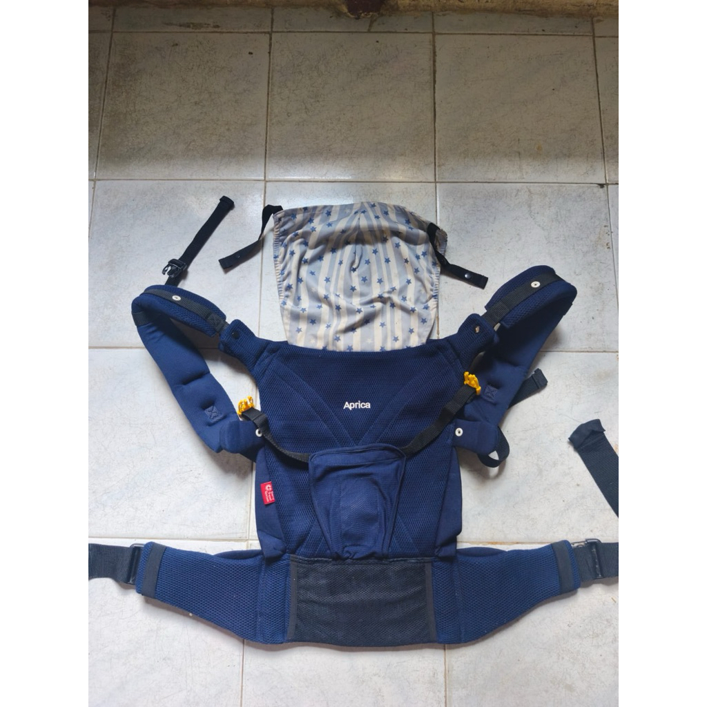 Aprica gendongan bayi