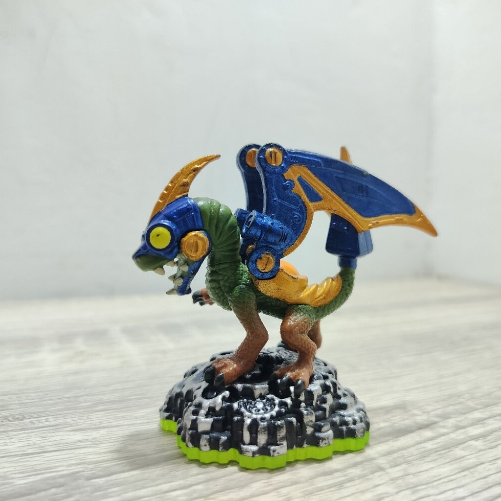skylanders drobot action figure